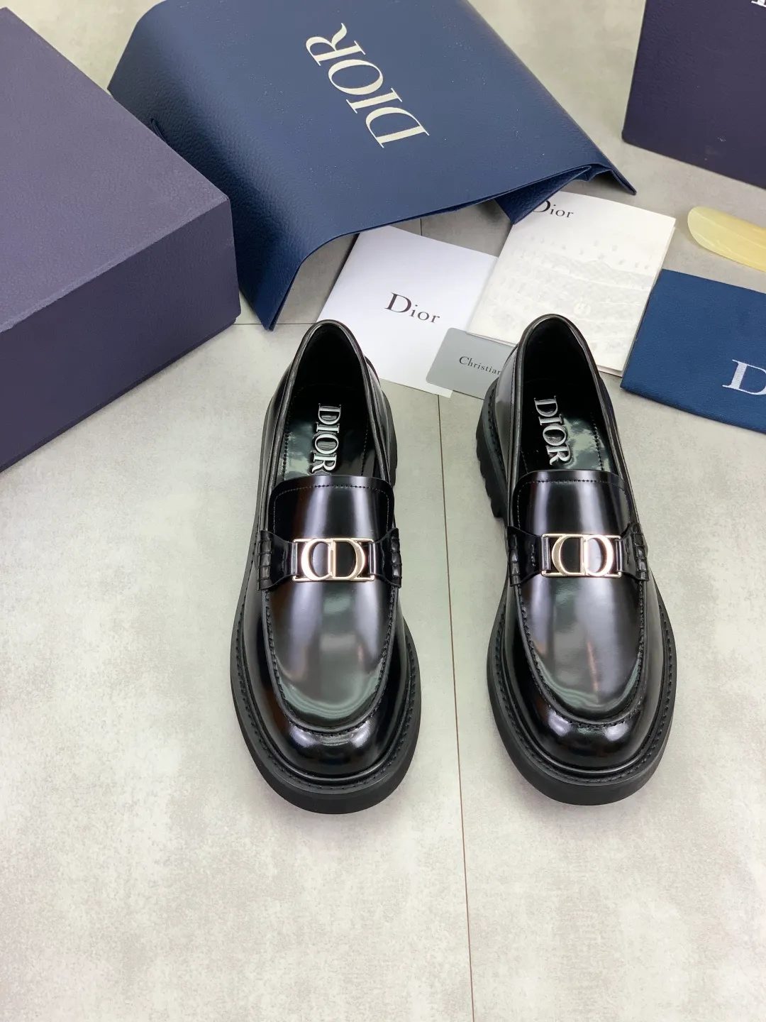 Men's shoes 💰P680 new model, high quality 💎💎💎 water-dyed cow lining, original quality Dior —🆘.Dior original purchase, high-end business leather shoes, fabric: imported from Italy open edge beaded cowhide material ➕ water-dyed cow lining / cowhide feet ➕ special original rubber outsole, fine workmanship, real thing ^_^ Photographed 🎬size: 39-44 (38 45 (customized)